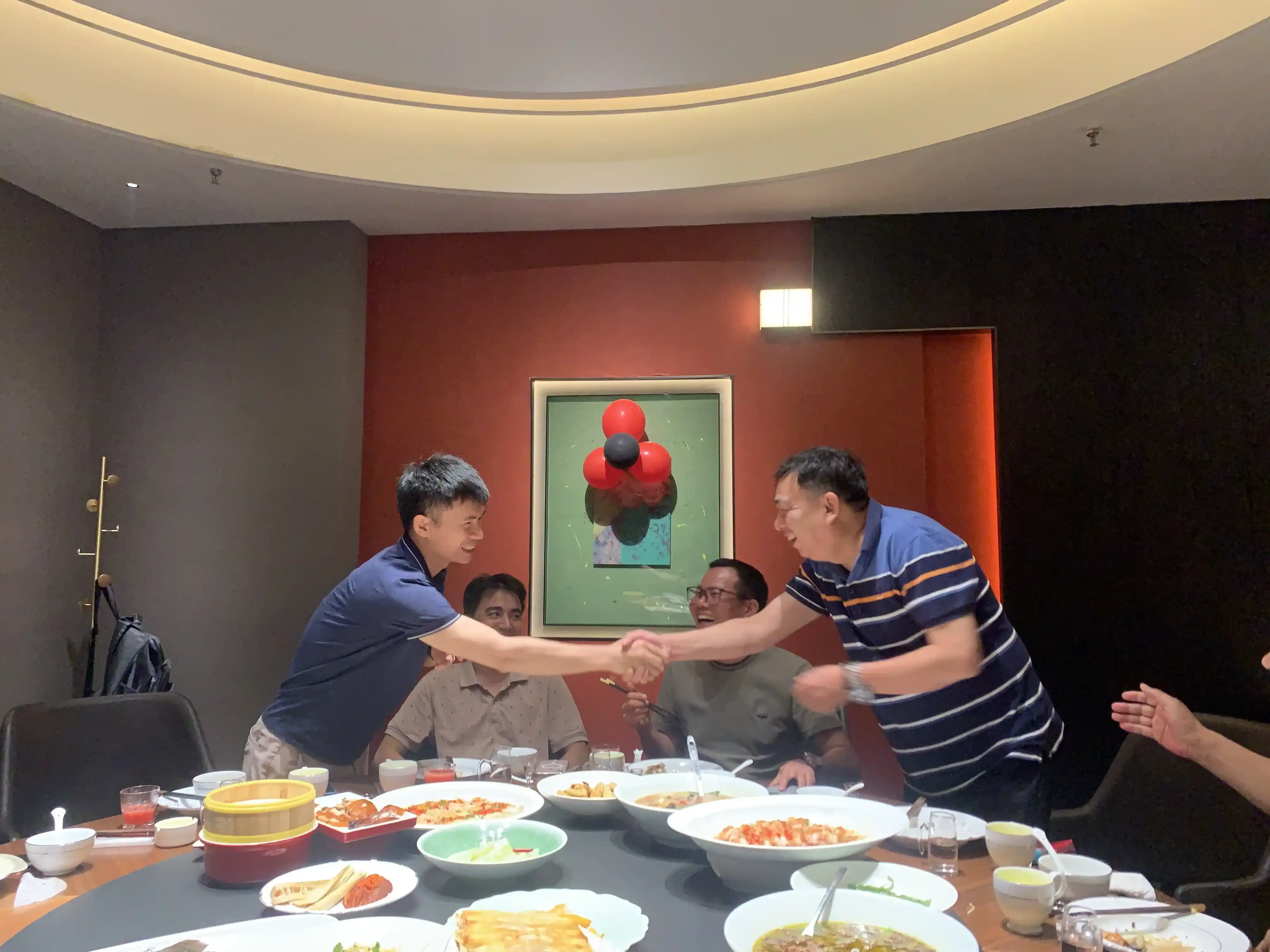 Vietnamese customers’ cultural tour in Luoyang Vietnamese customers’ cultural tour in Luoyang