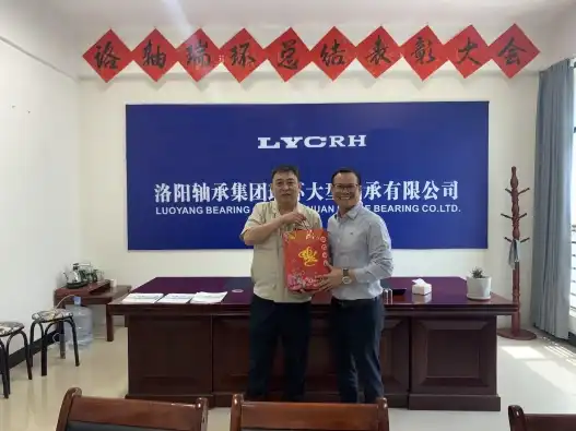 Cultural fusion, lasting friendship: Vietnamese customers’ cultural tour in Luoyang